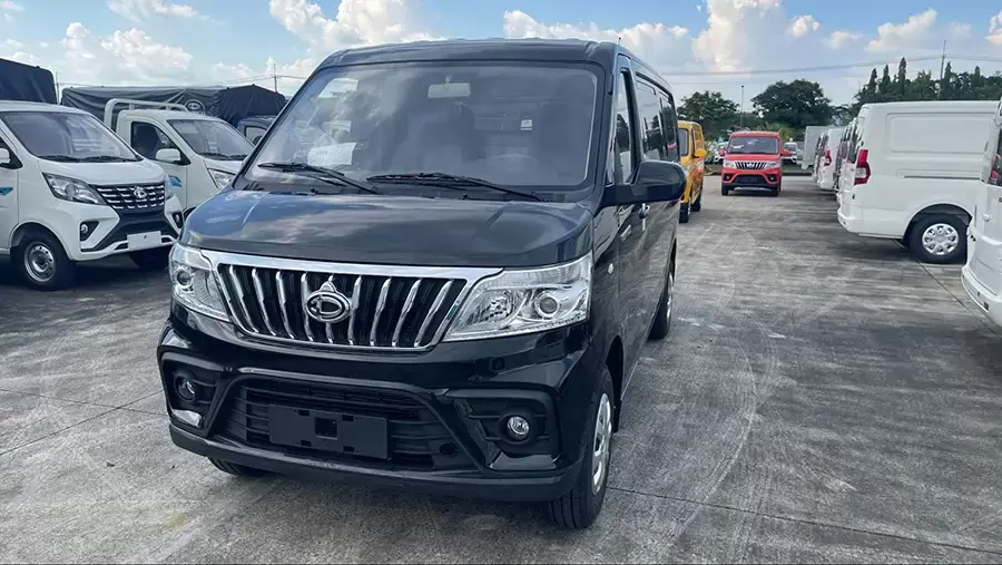Tera-V8 – Khoang hàng lớn, động cơ mạnh mẽ