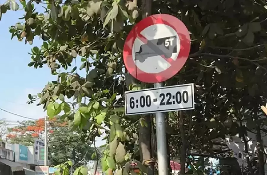 Đặc điểm nhận biết biển báo cấm xe tải 5 tấn