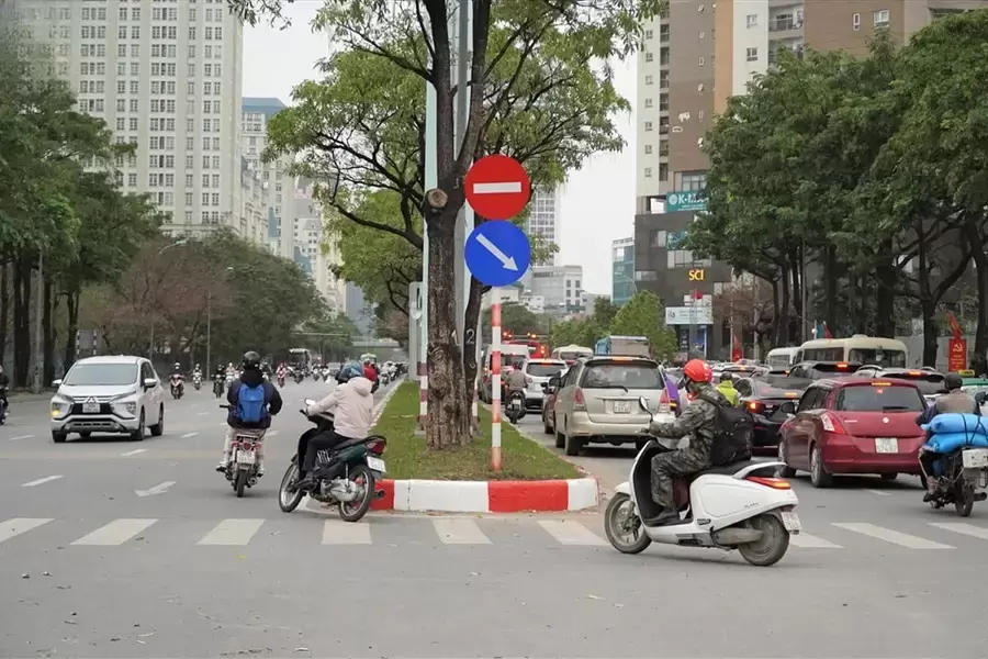 Phương tiện phải chấp hành biển cấm đi ngược chiều