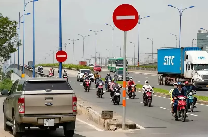 Biển cấm đi ngược chiều P.102 phạt bao nhiêu?