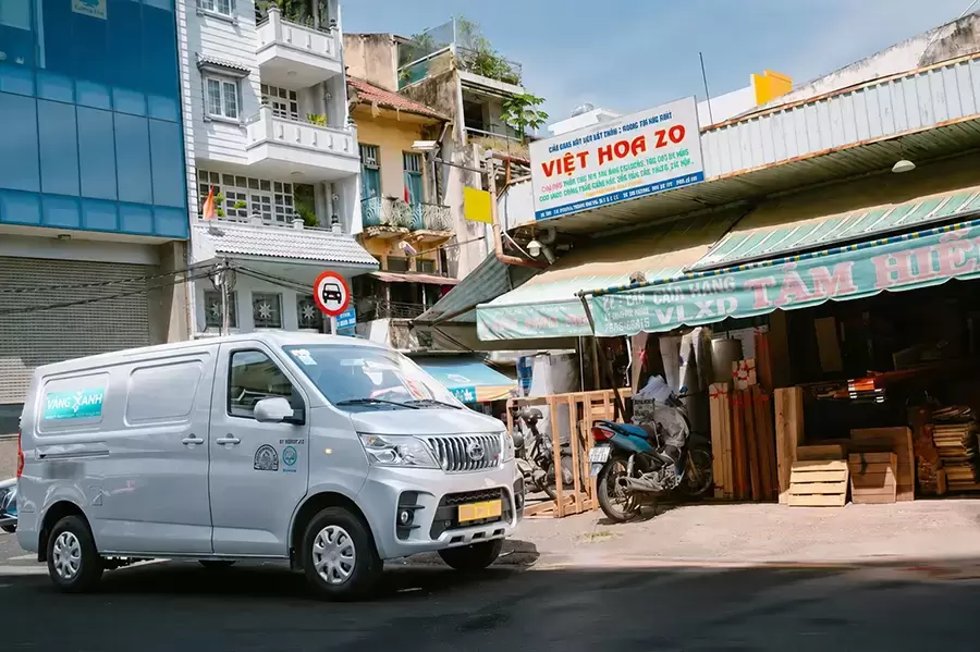 Xe tải và xe van cần kiểm tra biển phụ, giờ cấm và loại phương tiện áp dụng