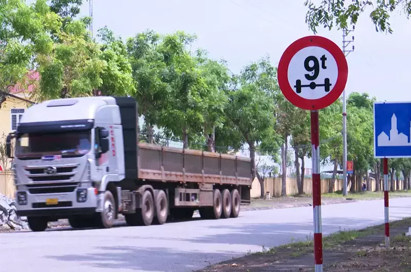 Biển cấm tải trọng trục xe là gì? Ý nghĩa và cách nhận biết