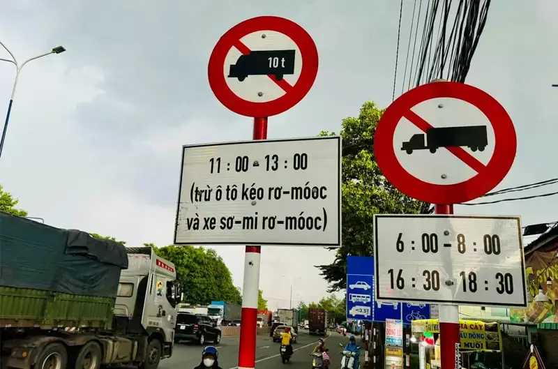 Các loại biển cấm xe tải theo giờ và mức xử phạt khi vi phạm