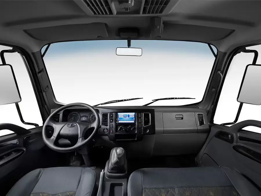 Cabin xe TERA345SL rộng rãi và tiện nghi