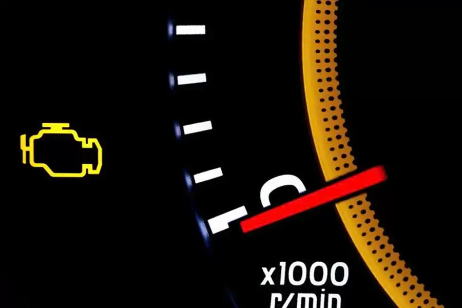 Đèn Check Engine