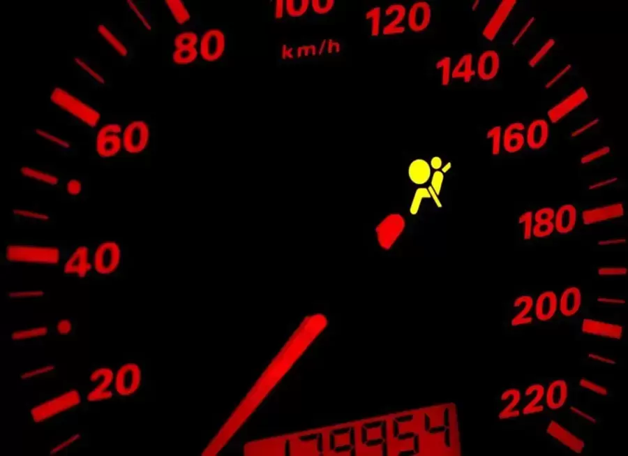 Đèn Airbag cảnh báo hệ thống túi khí an toàn đang gặp sự cố