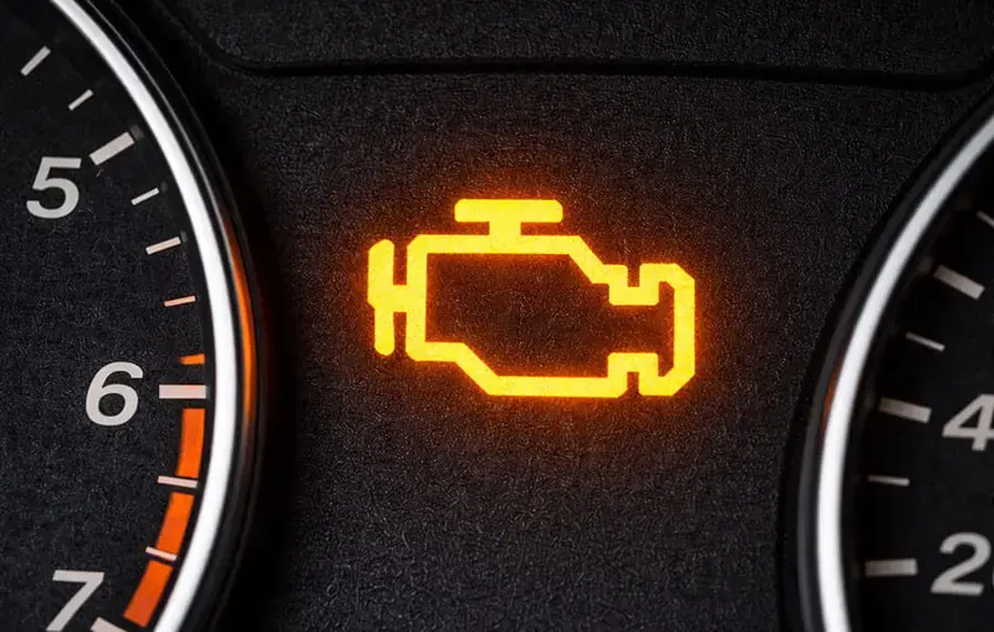 Đèn cảnh báo ô tô Check Engine xuất hiện khi hệ thống phát hiện bất thường