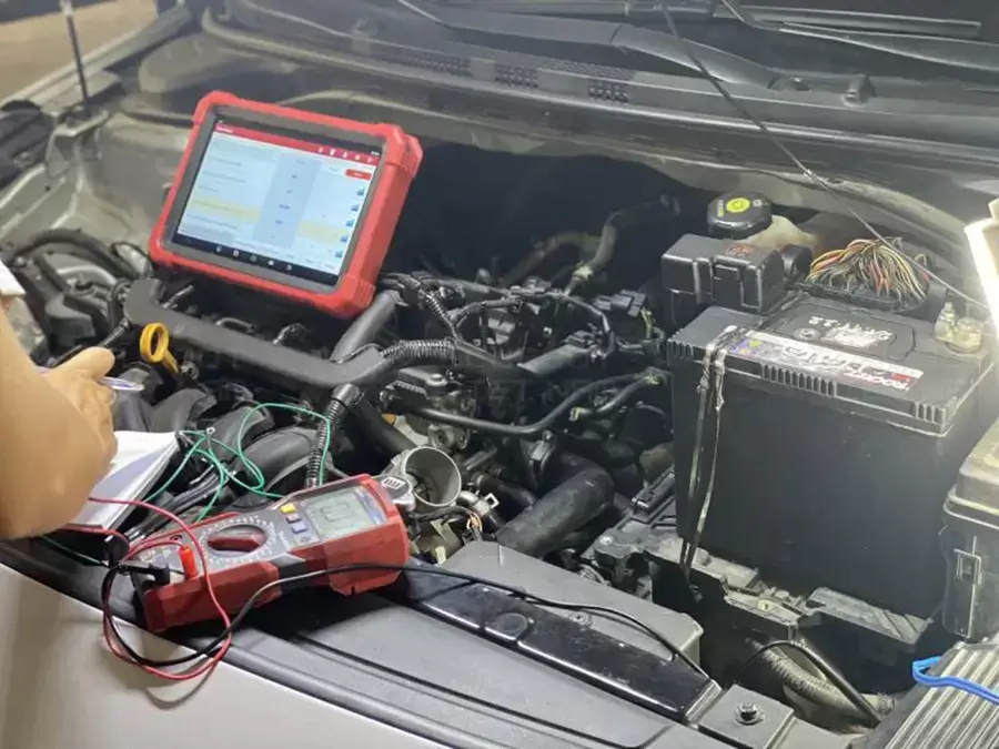 Kiểm tra lỗi xe ô tô bằng máy chẩn đoán