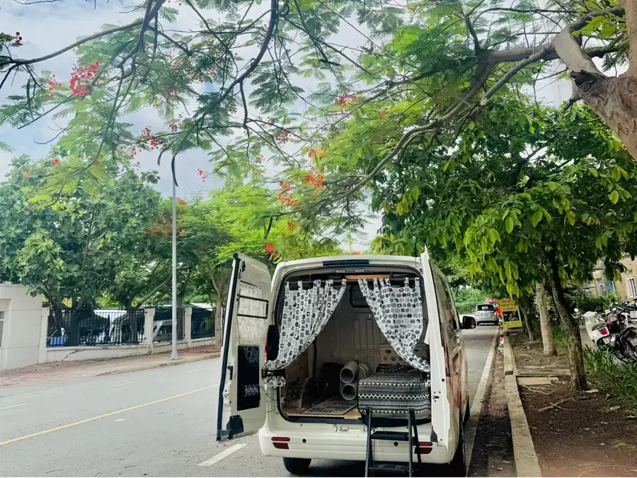 Ô tô tải van 5 chỗ phục vụ nhu cầu di chuyển của gia đình