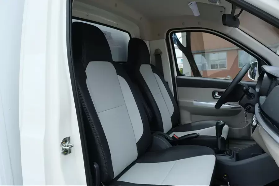 Nội thất xe tải 1 tấn Tera Star