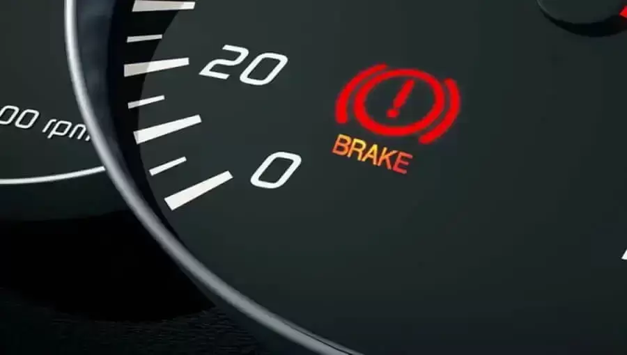 Hiểu sai ký hiệu trên xe ô tô có thể gây nguy hiểm khi lái xe