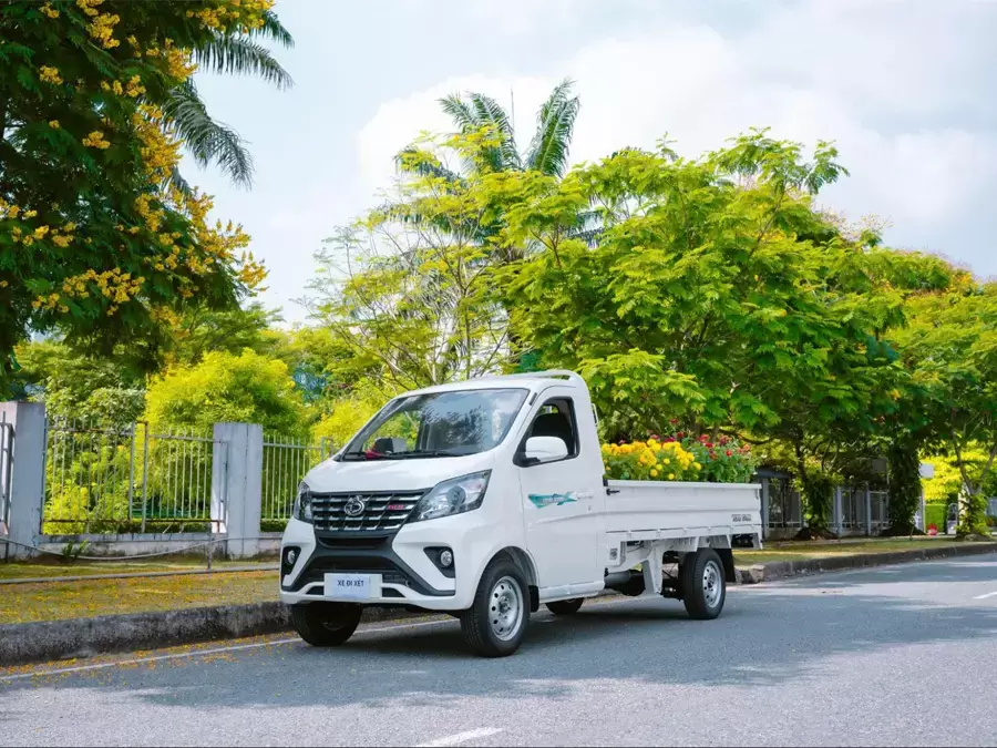 Giao cây cảnh trong thành phố với xe tải 1 tấn