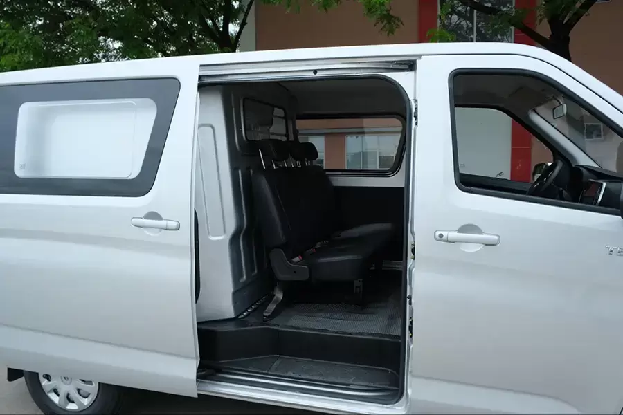 Phiên bản 5 chỗ mang lại lợi thế đa dụng đáp ứng nhiều nhu cầu khác nhau