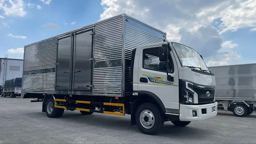 Tera245SL Plus thùng kín có cửa hông hỗ trợ bốc dỡ hàng hóa