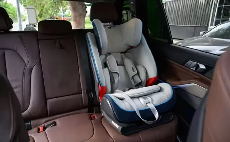 Xe kinh doanh vận tải hành khách không cần phải lắp đặt ghế trẻ em theo quy định mới