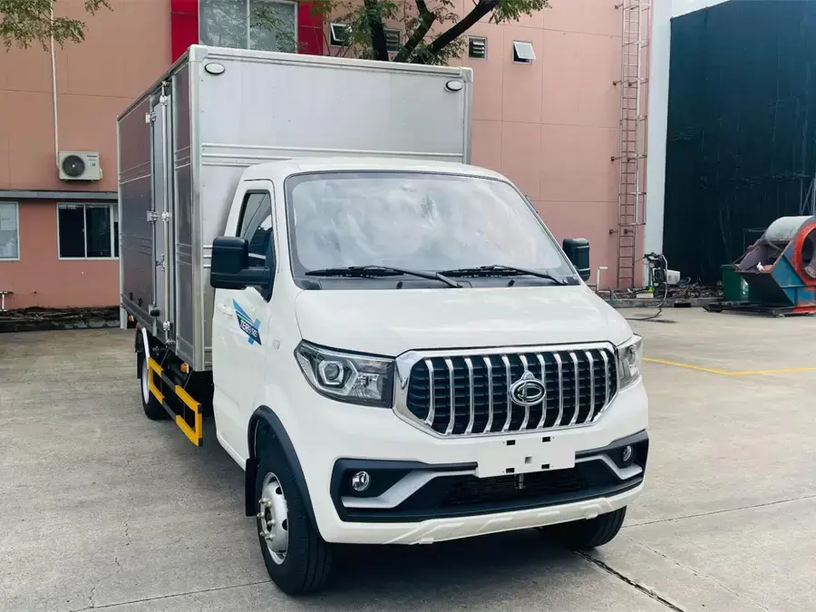 Thiết kế ngoại thất tối giản, hiện đại của Tera150S