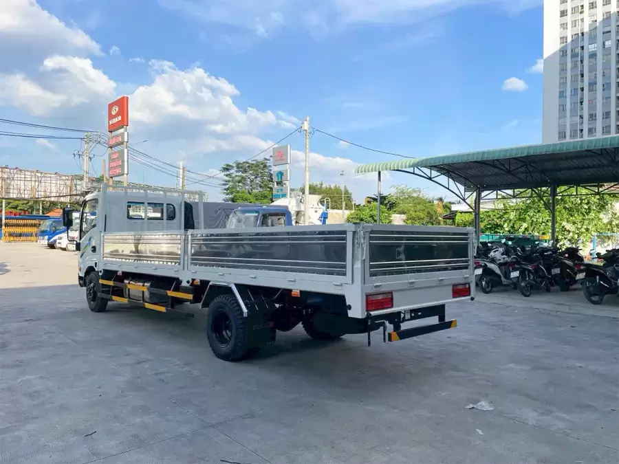 Giá xe tải thùng 1t9 thùng dài 6m2 được nhiều người quan tâm
