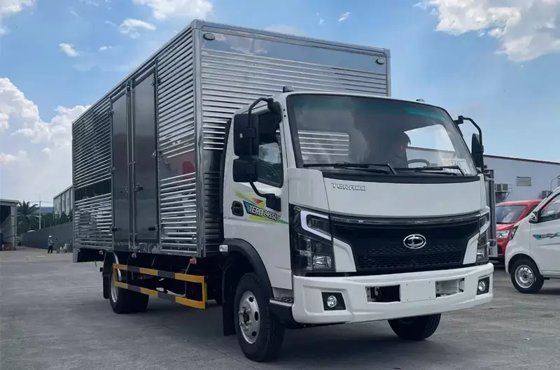 Giá xe tải 2 tấn bao nhiêu? Xe nào để chở hàng cồng kềnh tốt?