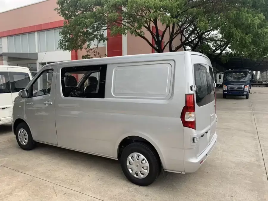 Ngày nay xe tải 5 chỗ đáp ứng nhu cầu di chuyển của gia đình