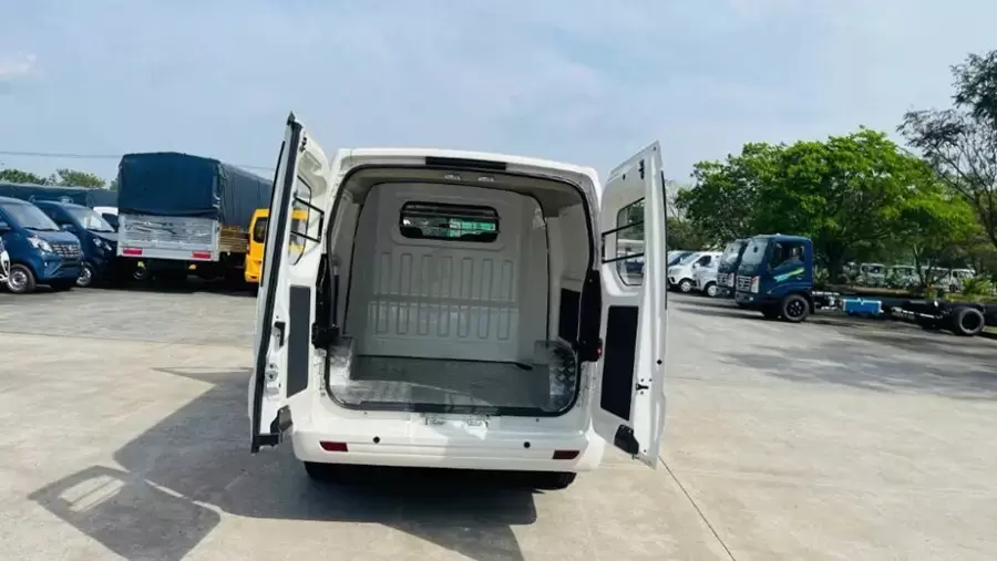 Tera-V8 phiên bản 5 chỗ có thể tích thùng hàng lên đến 3.8m3