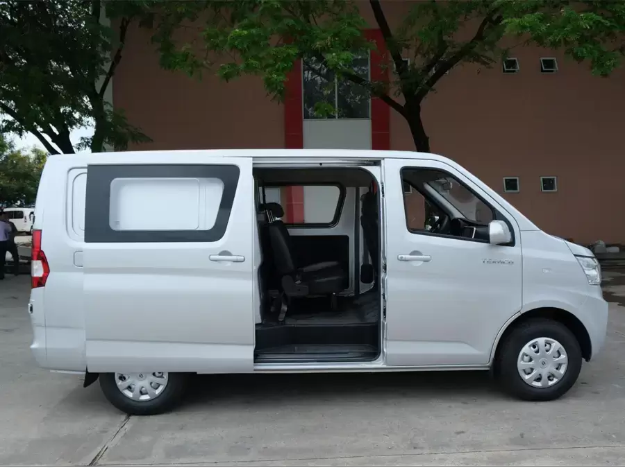 Xe tải van Tera-V6 với cửa lùa bên hông và đường gân dập nổi khí động học