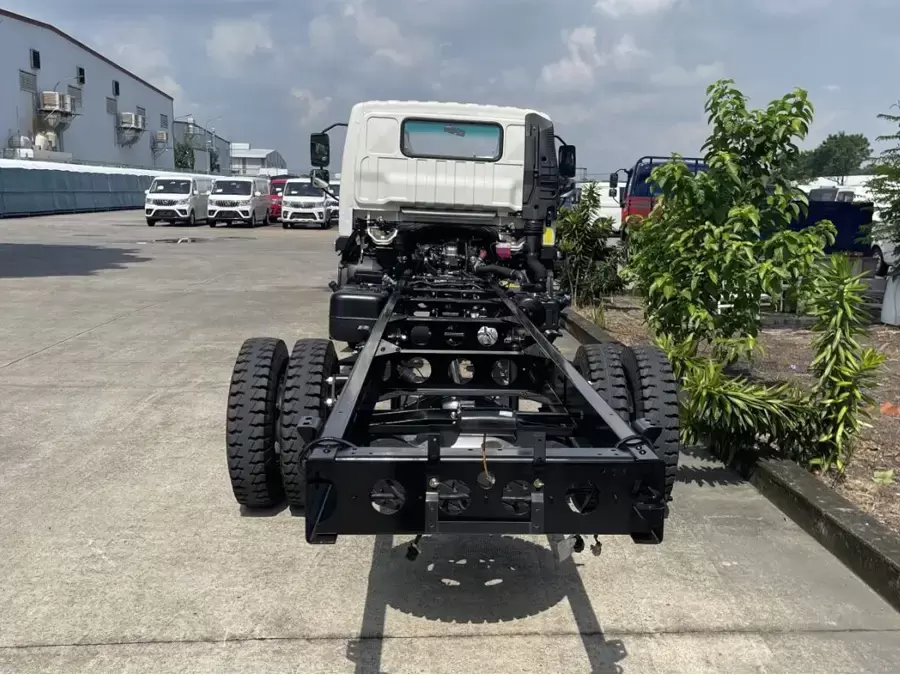 Khung gầm chắc chắn, vận hành an toàn