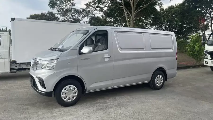 Tera-V8 2 chỗ có thể tích thùng hàng lên đến 5.8m3 lớn nhất phân khúc