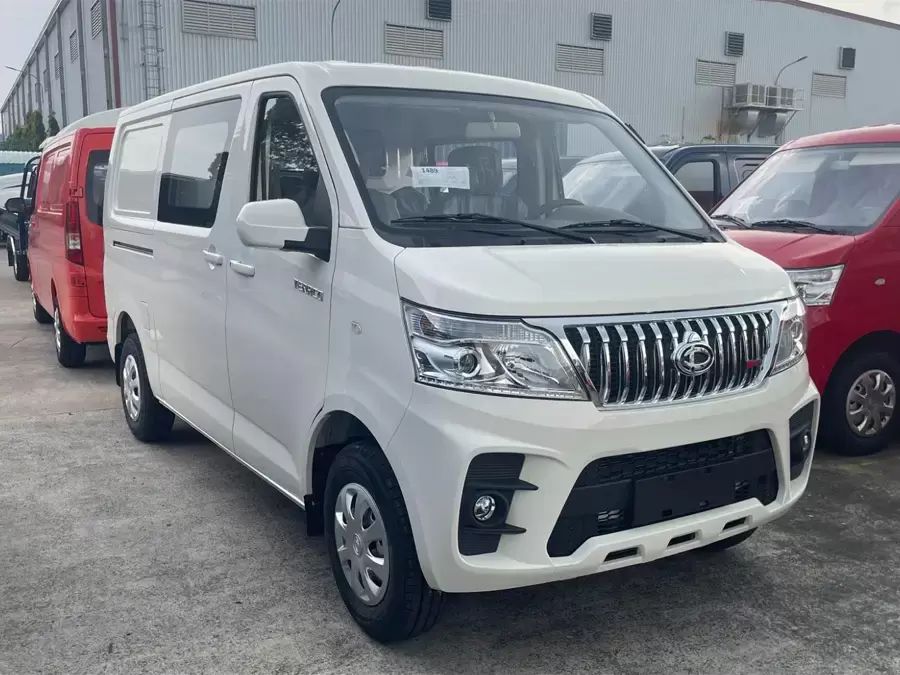 Tera-V6: Xe tải van 5 chỗ linh hoạt cho vận chuyển trong đô thị
