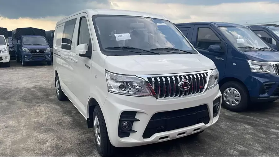 Xe tải van 5 chỗ Teraco hiện có giá từ 377.000.000 đến 399.000.000 đồng