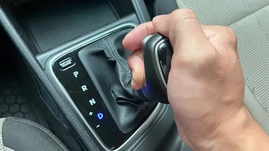 Hộp số tự động trục trặc có thể khiến xe giật khi chuyển số