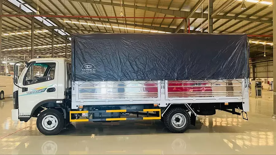 Kích thước thùng rộng rãi, đáp ứng đa dạng nhu cầu chở hàng