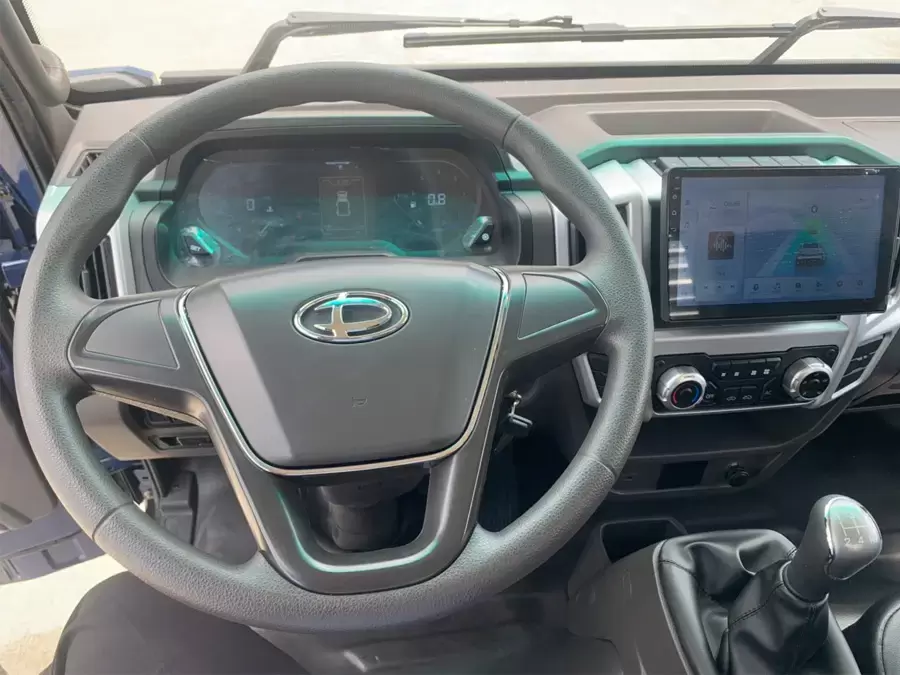 Nội thất hiện đại trên xe tải 2 tấn Tera245SL Plus