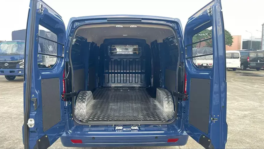 Tera-V8 sở hữu khoang hàng rộng rãi với thể tích lên đến 5,8 m3
