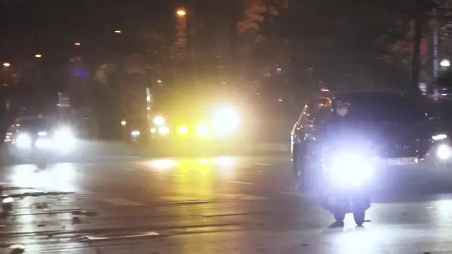 Đèn độ công suất lớn gây chói, lóa là nguyên nhân tiềm ẩn tai nạn giao thông ban đêm