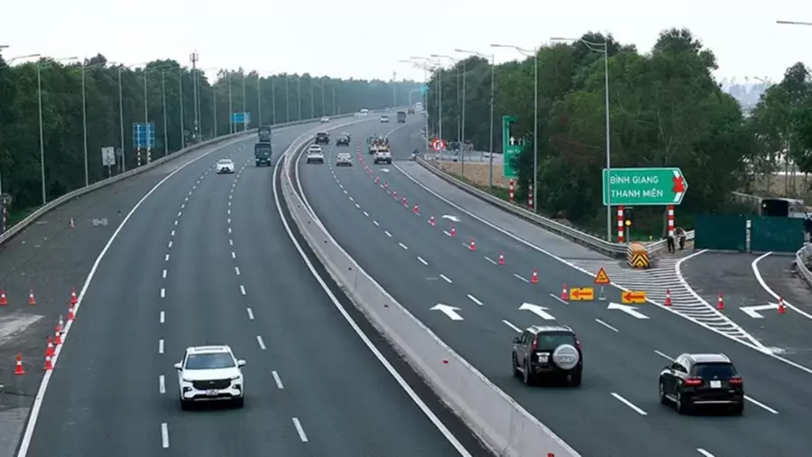 Chuyển làn không xi nhan là hành vi đổi hướng xe mà không báo hiệu cho phương tiện khác