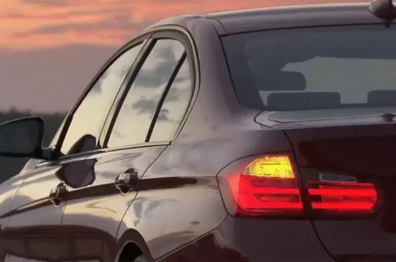 Mức phạt lỗi chuyển làn không xi nhan theo quy định mới 2025