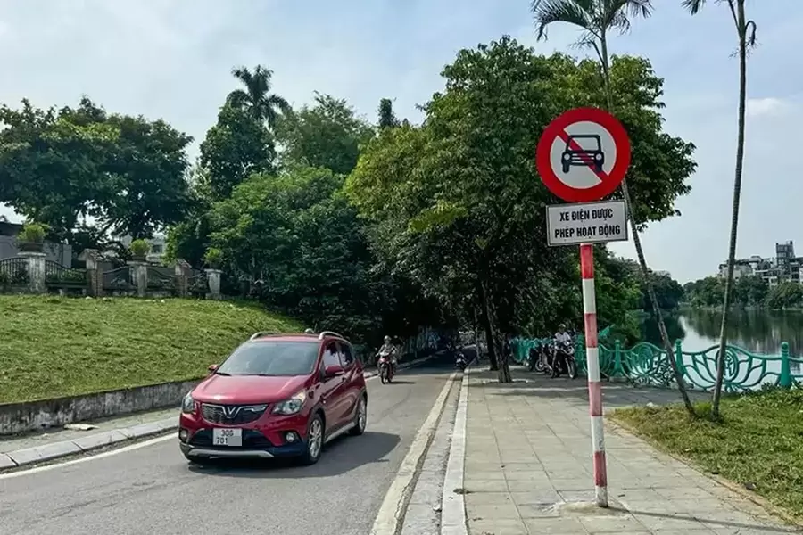 Ô tô con vẫn có thể bị phạt nếu biển cấm áp dụng