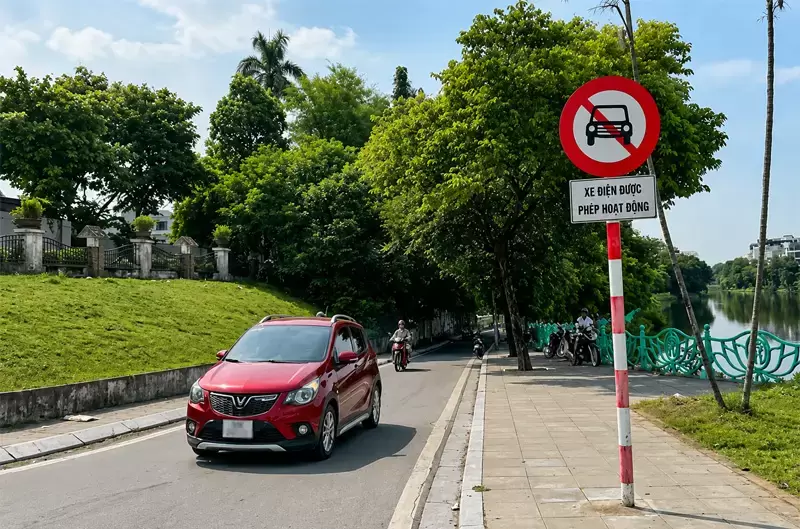 Lỗi đi vào đường cấm ôtô phạt bao nhiêu và trừ mấy điểm