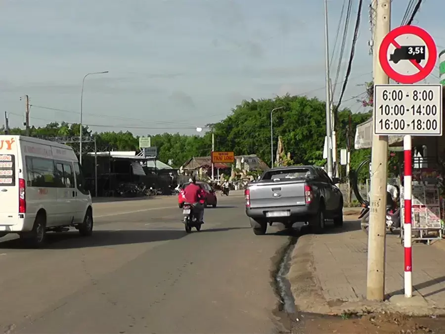 Biển cấm ô tô tải theo giờ