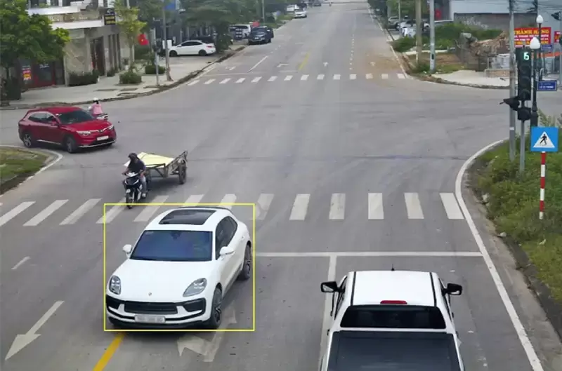 Lỗi không tuân thủ vạch kẻ đường bị phạt bao nhiêu từ 2025?