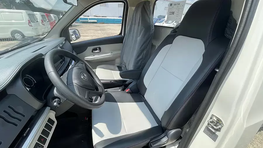 Tera Star được trang bị nội thất tiện nghi, mang lại cảm giác lái như xe du lịch