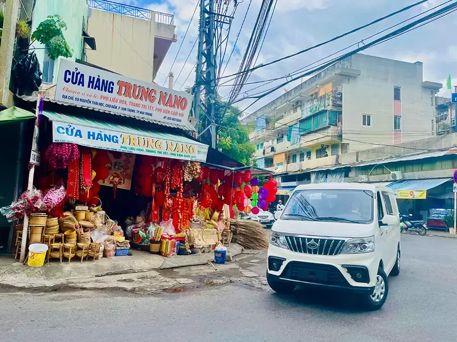 Di chuyển nội thành 24/24 là lợi thế hàng đầu của tải van 950kg