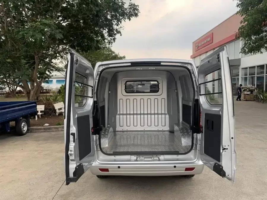 Tera-V6 có kích thước tổng thể nhỏ gọn cùng khoang hàng rộng hàng đầu phân khúc