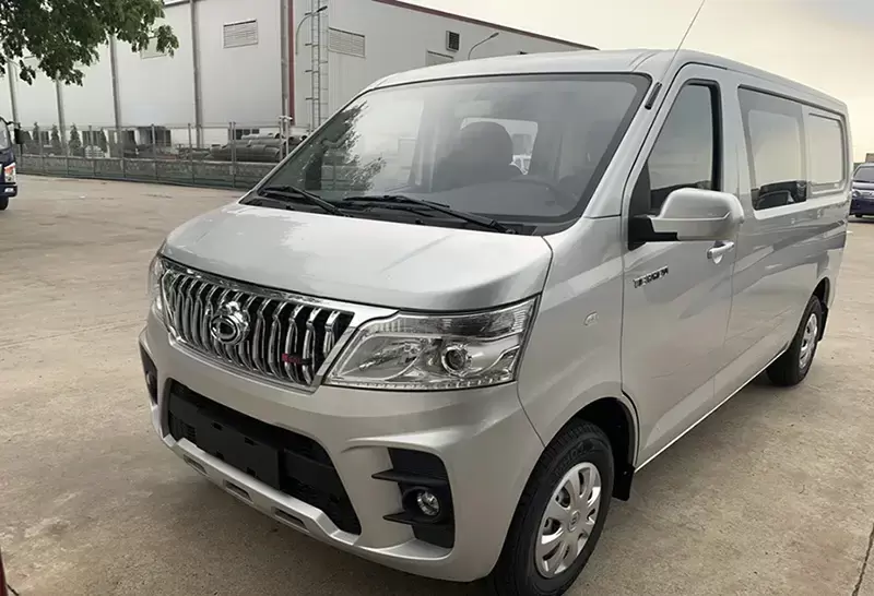Nên mua xe tải van 5 chỗ nào trong năm 2026
