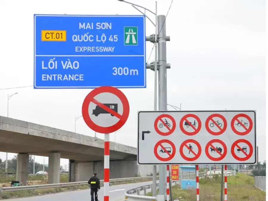 Biển cấm ô tô tải theo tải trọng