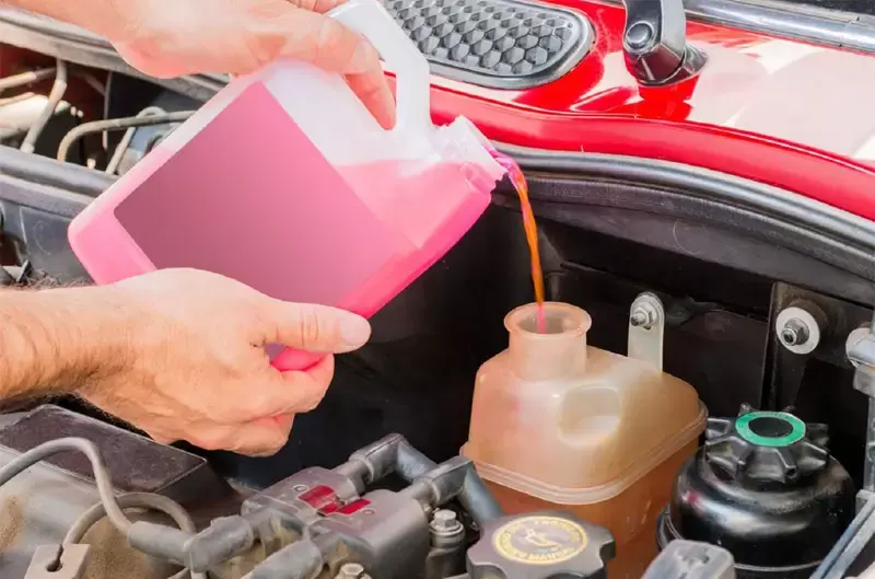 Nước làm mát xe tải là gì? Những điều cần biết về nước làm mát