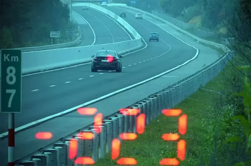 Mức phạt ô tô chạy quá tốc độ 20-35 km/h mới nhất 2025