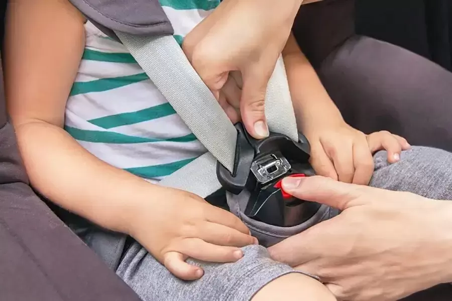 Yêu cầu lắp đặt và sử dụng ghế trẻ em đúng cách