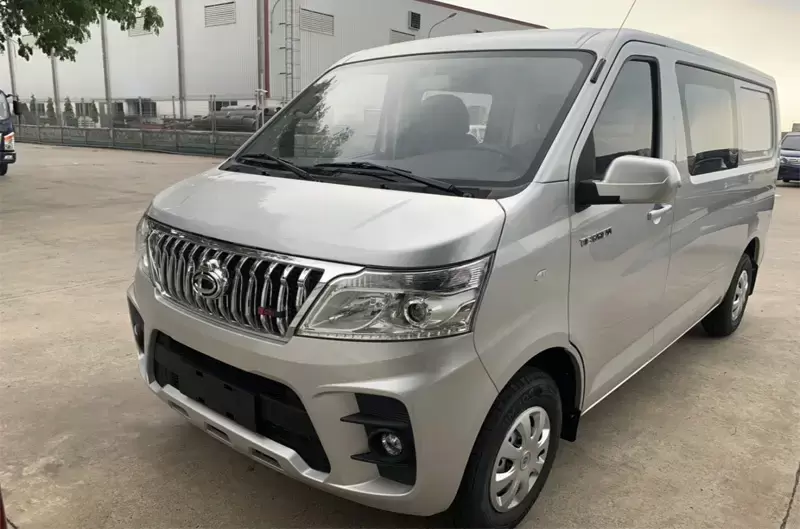 So sánh xe van 5 chỗ và xe tải nhỏ: Lựa chọn nào tốt hơn?