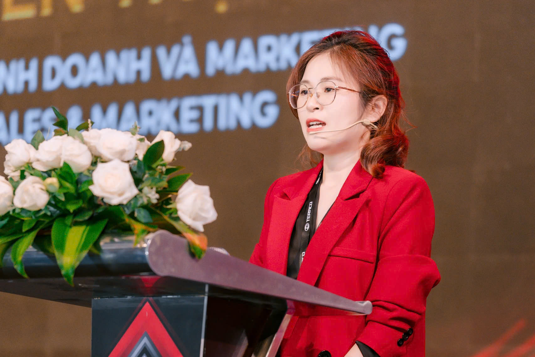 Giám đốc kinh doanh và marketing